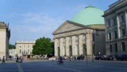 Biserica şi extremismul politic