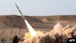 Testimi i raketës tokë-tokë Fateh 110 nga Irani më 2010.

