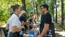 Tineri din R. Moldova, la târgul universităților de peste Prut