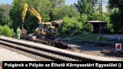Munkagépek a Déli Körvasút vonalán