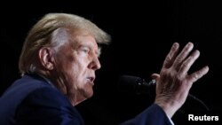 Доналд Тръмп говори на събитие от предизборната кампания във Вирджиния, 2 март 2024 г.