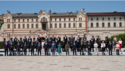 Poza de grup a liderilor țărilor europene și oficialilor UE reuniți la cea de-a doua ediție a summit-ului Comunității Politice Europene, 1 iunie 2023