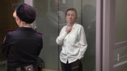 Öt négyzetméteres a kétfős zárka – börtönkörülményeiről beszélt a Szabad Európa Oroszországban fogva tartott újságírója