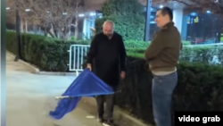 ევროკავშირის დროშის ჩამოხსნის კადრი. 22 დეკემბერი, 2023 წელი