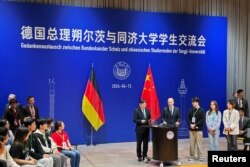 Njemački kancelar Olaf Scholz susreće se sa studentima na Univerzitetu Tongji u Šangaju, 15. april 2024.