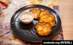 A varsói étteremben felszolgált draniki