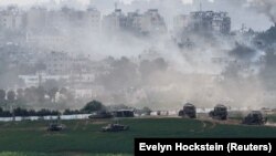 Израелски тенкови и воени возила во Појасот Газа, 29 октомври 2023 година