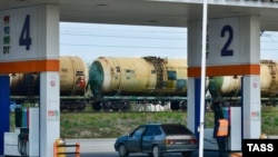 ფოტო არქივიდან: ბენზინგასამართი სადგური რუსეთში. ქალაქი კრასნოდარი