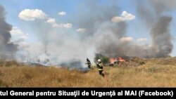 În ultimele 24 de ore, echipele de pompieri au avut 34 de intervenții pentru lichidarea focarelor de ardere a vegetației uscate și a terenurilor forestiere.