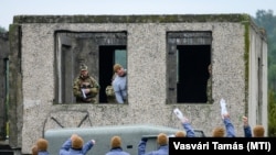 Tömegkezelés egy honvédségi kiképzésen 2021-ben (képünk illusztráció)