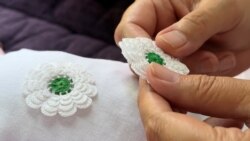 Gratë thurin mbi 100.000 lule në përkujtim të masakrës së Srebrenicës