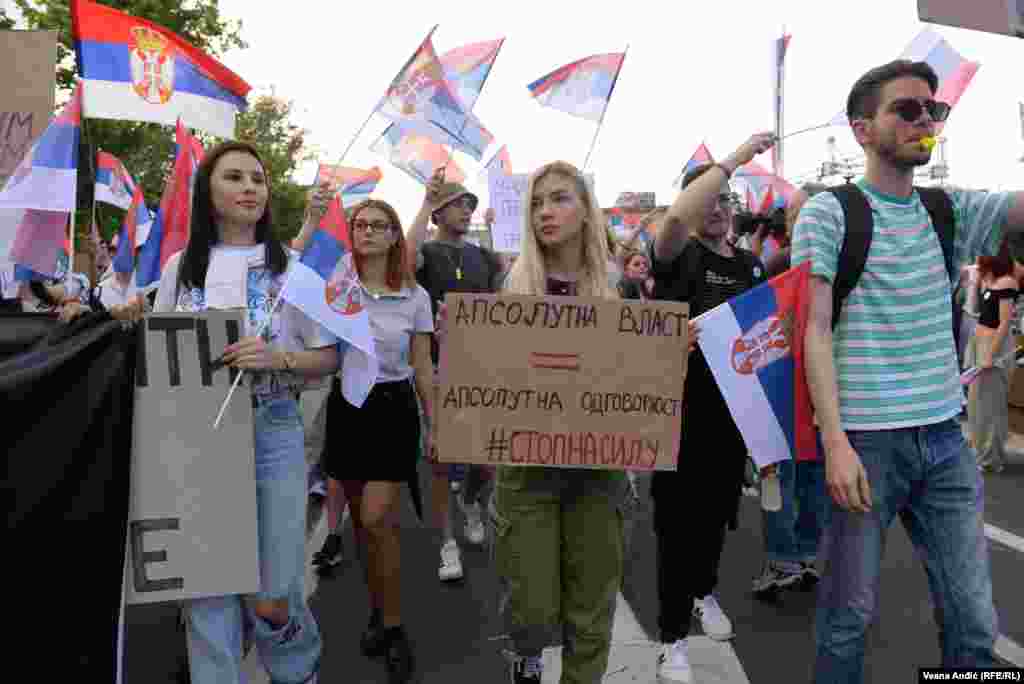 &quot;Apsolutna vlast = Apsolutna odgovornost&quot; bila je još jedna poruka protesta, Beograd, 9. jun 2023.
