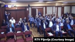 Momenat glasanja o novom danu opštine u Skupštini opštine Pljevlja, 28. septembra