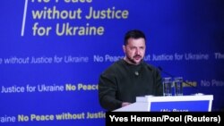 Președintele Zelenski a ținut un discurs la Haga, intitulat ”Nu există pace fără dreptate pentru Ucraina”.
