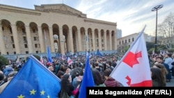 9 აპრილს გამართული მარში - "აგენტების კანონის" წინააღმდეგ და ევროკავშირის მხარდასაჭერად. 2024 წელი.