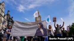 Протест по убиството на младата Иранка Макса Амини