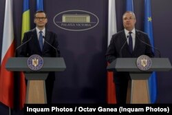 Premierii Poloniei și României au discutat la București despre posibilitățile de colaborare în domenii de securitate și armament.