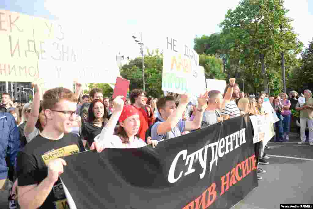 ...&nbsp;kao i smena ministra unutrašnjih poslova Bratislava Gašića i direktora Bezbednosno informativne agencije Aleksandra Vulina (17. jun 2023)