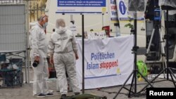 Në muajin maj, një afgan plagosi pesë persona me thikë në një tubim të organizuar nga një lëvizje anti-islamike në qytetin jugperëndimor të Gjermanisë, Manhajm. 