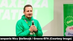 Nicu Ștefănuță a ajuns la Bruxelles pe listele USR-Plus, în 2019. De atunci, s-a distanțat de USR și face parte din grupul Verzilor.