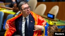 Predsednik Srbije Aleksandar Vučić tokom sednice Generalne skupštine Ujedinjenih nacija na kojoj je usvojena Rezolucija o genocidu u Srebrenici, Njujork, 23. maja 2024.