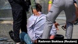 Арестът на Юрай Чинтула веднага след покушението срещу премиера Фицо.