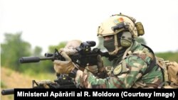 Moldavski vojnici učestvuju u vojnoj vježbi, 2024. godine.