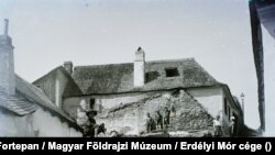 Az I. kerületi Harkály utca ma Budapest egyik leggazdagabb része, 1910-ben viszont még nem volt az