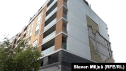 Od udara vetra i kiše otpale su fasade sa pojedinih zgrada u Beogradu