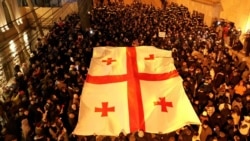 Ciocniri la Tbilisi între poliție și cei care protestează împotriva adoptării legii „agenților străini”