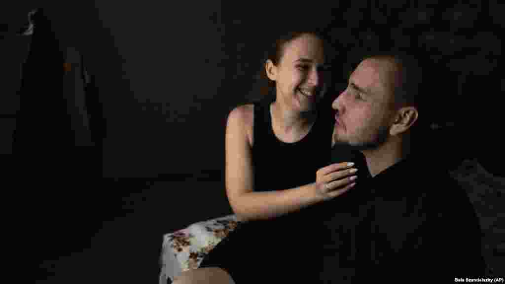 Teksa festa në dasmën e tyre vazhdoi për ditën e dytë, Soroka tha: &quot;Jam duke parë me ndjenja, me emocione&quot;. &nbsp;