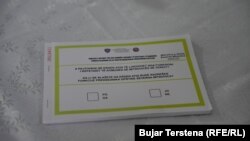 Косово: Избирачко место во Северна Митровица. 