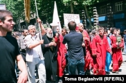 2013 წლის 17 მაისი, კონტრაქციის მონაწილეები