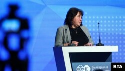 Министърката на финансите Росица Велкова