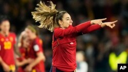 Кармона празнува, след като е вкарала първия гол по време на финала на Световното първенство по футбол за жени между Испания и Англия на стадион "Австралия" в Сидни