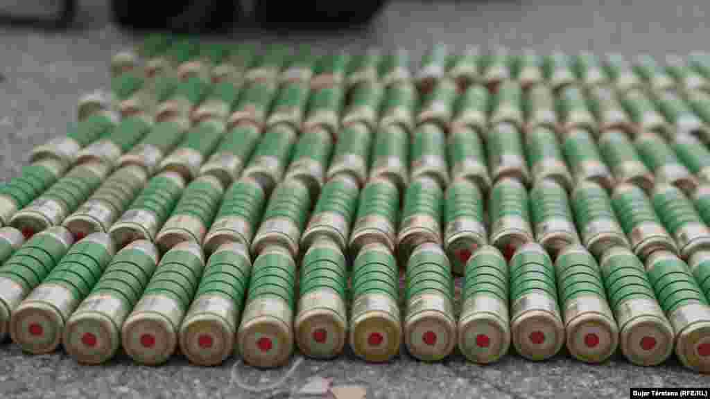 Një pjesë e municionit të konfiskuar.&nbsp;