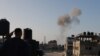 Газа - чад се издигнува на небото по израелските воздушни напади врз бегалскиот камп Рафах во јужниот дел на Појасот Газа, 2 март 2024 година