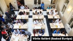 A választási tisztségviselők 2024. június 14-én részt vesznek a június 9-i főpolgármester-választáson leadott érvénytelen szavazatok újraszámlálásában Budapesten