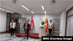 Прес конференција на министерката за одбрана Славјанка Петровска со министерот за одбрана на Норвешка Бјорн Арилд Грам, 25 септември 2023 година