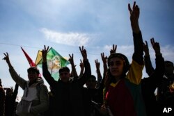 Pristalice prokurdskog DEM-a slave Novruz, praznik koji označava prvi dan proljeća i početak godine prema iranskom kalendaru, Istanbul, 17. marta 2024.