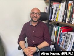 Avni Mustafa, përfaqësues i organizatës “Roma Versitas”.