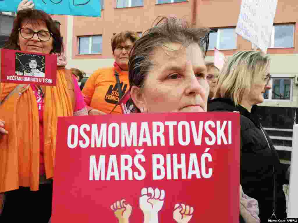 U Bihaću je u oktobru prošle godine u centru grada tridesetdvogodišnju Edinu Odobašić ubio suprug. Zbog toga su širom Bosne i Hercegovine tada održani protesti.&nbsp;