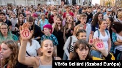 Vonulásos diáktüntetés az Elvis Presley parktól a Karmelita kolostorig 2023. szeptember 15-én
