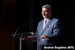 Berényi József beszédet mond a Magyar Szövetség kampányzáró rendezvényén Dunaszerdahelyen 2024. június 5-én