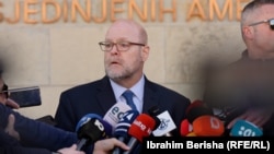 Американскиот амбасадор во Косово, Џефри Ховениер