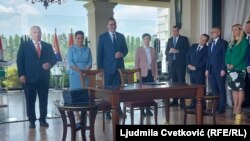 Mađarski premijer Viktor Orban, predsednica Mađarske Katalin Novak sa predsednikom Srbije Aleksandrom Vučićem i premijerkom Anom Brnabić na zajedničkoj sednici vlada dve države, Palić, Srbija, 20. jun 2023. 