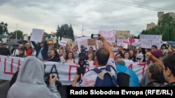 Учесниците на протестот пред Владата, по наводите за злоупотребата на лекови на Клиниката на онкологија.
