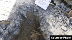 Ostaci neidentifikovane osobe pronađeni u dvorištu porodične kuće u Brčkom, Bosna i Hercegovina, 26. septembra 2023.