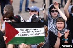 Пропалестинска демонстрация пред Хумболтовия университет в Берлин, 3 май 2024 г.