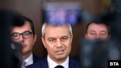 Цончо Ганев, Костадин Костадинов и Петър Петров от "Възраждне"